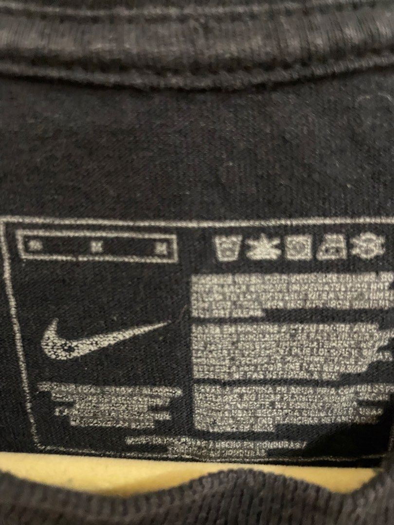 NIKE WORLD FAMOUS TEE (Category: Tshirts & Polo Shirts ) located in Manila. Submitted by bedlambuzz (Listing ID 1469691510, Image 2). Description: WYSIWYG USED MAY HAVE SOME MINOR FLAWS BUT THESE WERE STORED WELL AND PROPERLY.