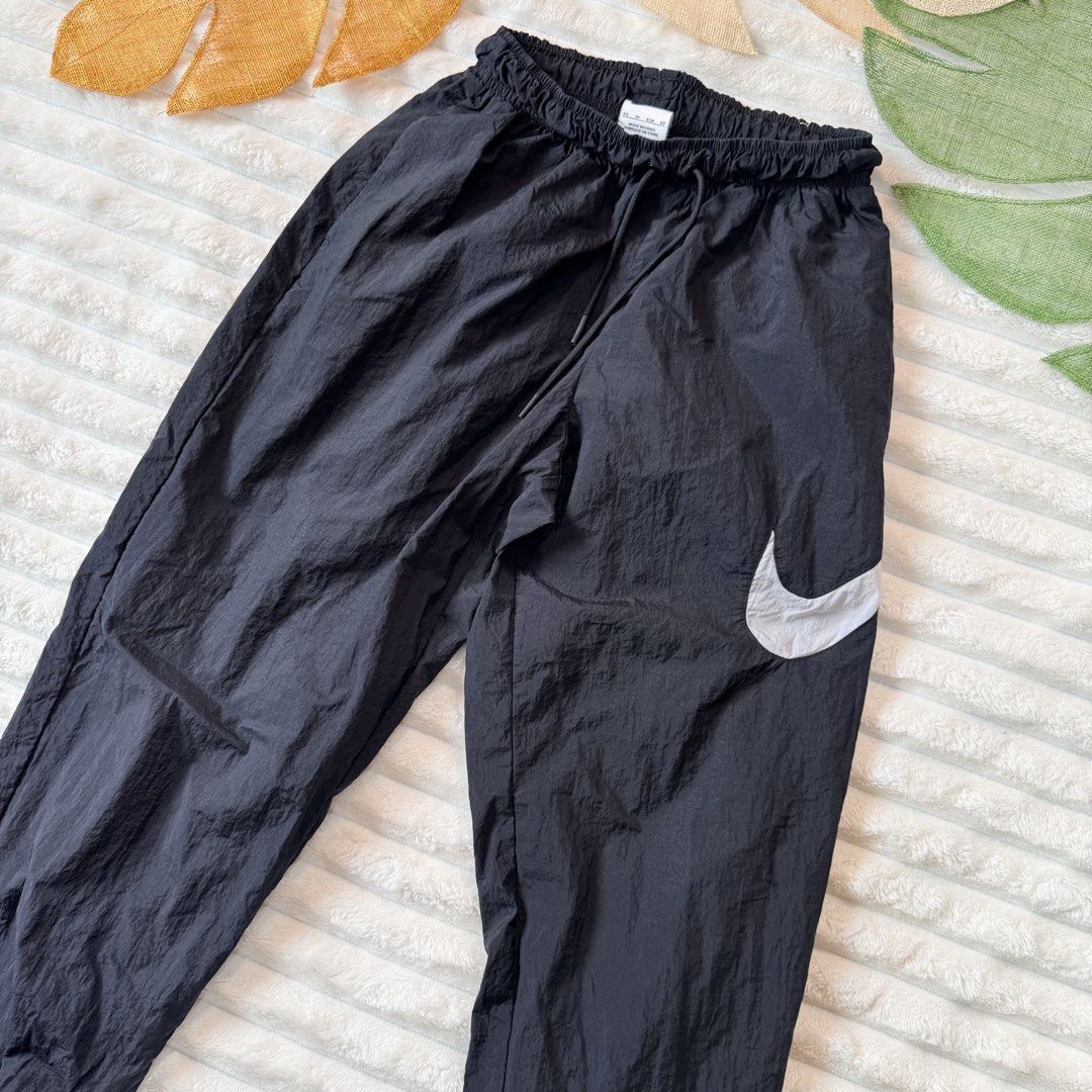 Nike woven jogger pants 13 yrs old (Category: Babies & Kids Fashion) located in La Trinidad. Submitted by true_kidsclothing (Listing ID 1469708413, Image 3). Description: .