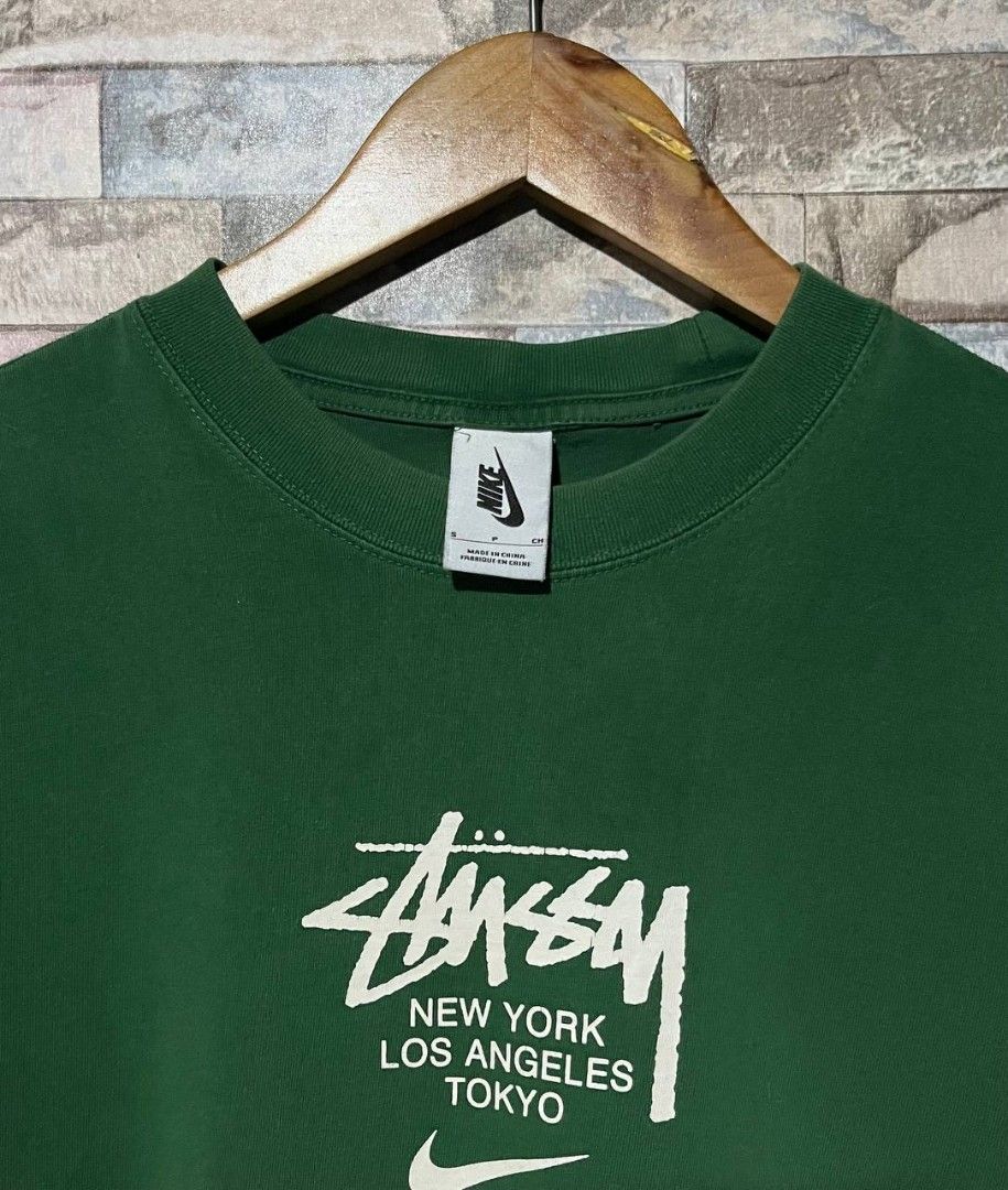 NIKE x STUSSY TEE (Category: Tshirts & Polo Shirts ) located in Caloocan City. Submitted by wewearworn (Listing ID 1469614720, Image 2). Description: Medium Best Fit 19.5 x 26 Excellent No major issues 9/10 Color Rate.
