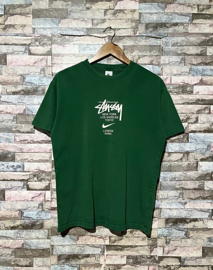 NIKE x STUSSY TEE (Category: Tshirts & Polo Shirts ) located in Caloocan City. Submitted by wewearworn (Listing ID 1469614720, Image 1). Description: Medium Best Fit 19.5 x 26 Excellent No major issues 9/10 Color Rate.