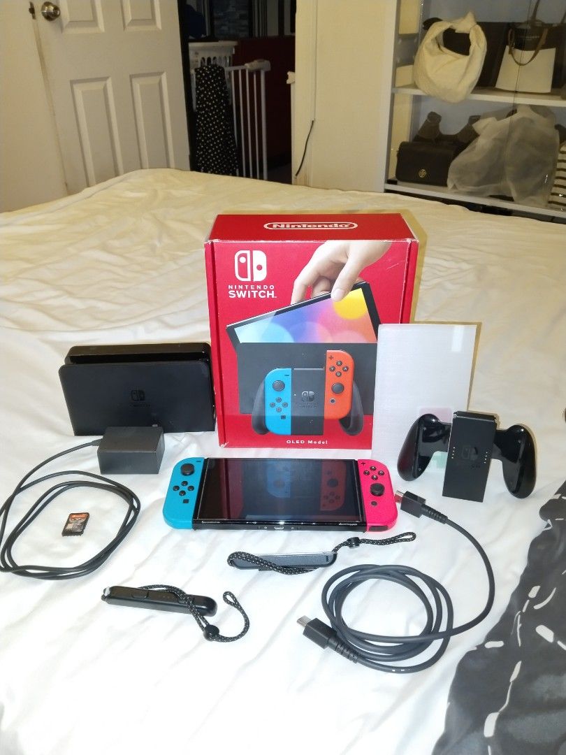 Nintendo switch OLED rush (Category: Nintendo) located in Manila. Submitted by armani04 (Listing ID 1469664958, Image 1). Description: Nintendo switch oled complete Darksiders 2 tempered glass for meet up lang po malapit sa place ko loc. cainta rizal pasig.