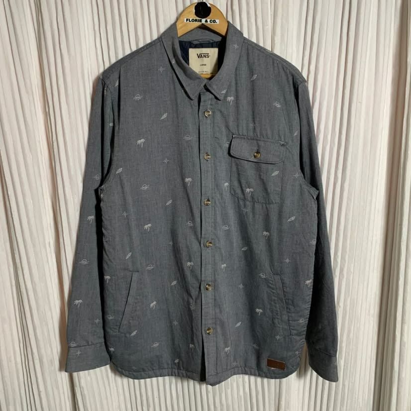 NJ172-VANS MEN'S QUILTED PADDED BUTTON DOWN JACKET (Category: Coats, Jackets and Outerwear) located in Bauang. Submitted by wintercollectionfc (Listing ID 1469612260, Image 1). Description: ❗️𝘼𝙡𝙡 𝙙𝙚𝙩𝙖𝙞𝙡𝙨 𝙥𝙤𝙨𝙩𝙚𝙙❗️ ✨𝗩Ⓐ𝗡𝗦 𝗠𝗘𝗡'𝗦 𝗤𝗨𝗜𝗟𝗧𝗘𝗗 𝗣𝗔𝗗𝗗𝗘𝗗 𝗕𝗨𝗧𝗧𝗢𝗡 𝗗𝗢𝗪𝗡 𝗝𝗔𝗖𝗞𝗘𝗧✨ ᴄᴏᴅᴇ: ɴᴊ-172 𝐏𝐫𝐢𝐜𝐞: 𝟔𝟒𝟖 + 𝐒𝐅 𝐨𝐧𝐥𝐲 ▪️ LARGE ▪️ Good as New ▪️ No issues ▪️ W 22" x L 31" ▪️ BLUE 📍Location: LA UNION (New up