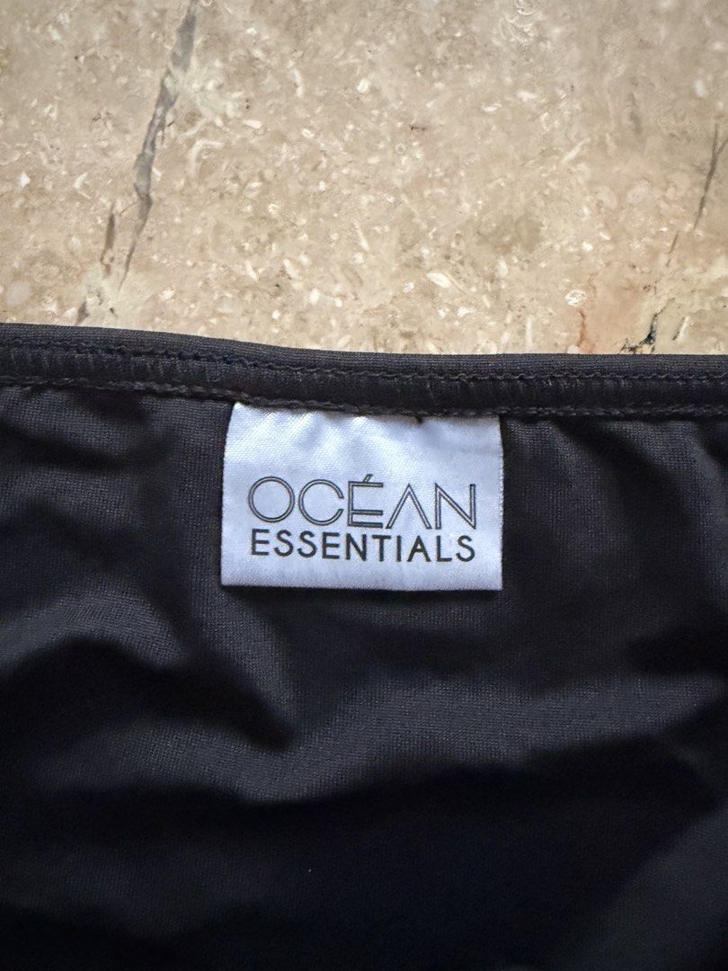 Océan Essentials Classic Bikini Bottom: Black (Category: Bikinis & Swimsuits) located in Quezon City. Submitted by tidyup.lara (Listing ID 1469693210, Image 2). Description: Best fits XS-S frames Waist 24” Length 8” Condition 9/10: good as new .