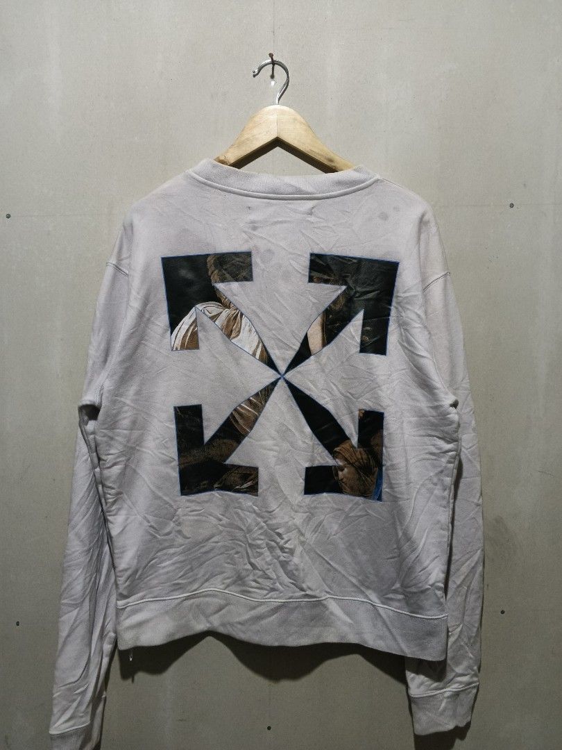 OFF WHITE CREW NECK (Category: Coats, Jackets and Outerwear) located in Panglao. Submitted by john_denver_ (Listing ID 1469691538, Image 1). Description: AUTHENTIC 10/10 COLOR RATE MINIMAL HAIRLINES.