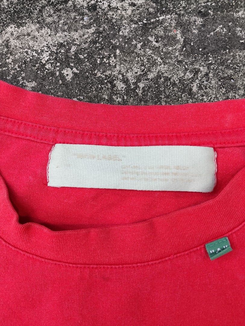 Off White Red (Category: Tshirts & Polo Shirts ) located in Manila. Submitted by envy25 (Listing ID 1469572986, Image 3). Description: OFF WHITE SHIRT 21x28 Dimension Excellent Condition no issue.