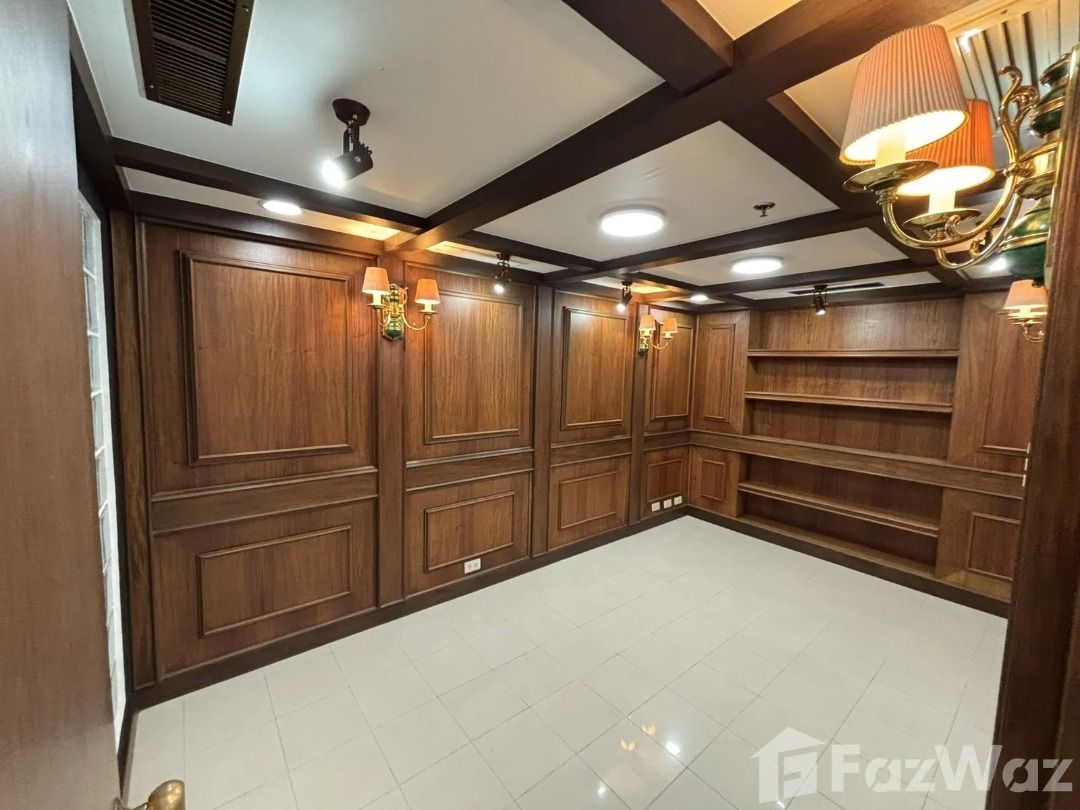 Office for rent at Cacho Gonzalez Building (Category: Commercial) located in Makati City. Submitted by propertyproph (Listing ID 1469622969, Image 3). Description: 🏢 130 sqm Office Space for Rent – Cacho Gonzalez Building, Makati City Looking for a practical office space in Makati? This 130 sqm unit offers multiple rooms and parking spaces, ideal for businesses needing a functional workspace. 📍 Location: Cacho Gonzalez Building, Makati City 📐 