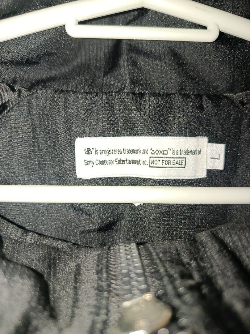 Official PlayStation Promo Windbreaker Jacket (Category: Coats, Jackets and Outerwear) located in Quezon City. Submitted by y12-baby (Listing ID 1469734161, Image 3). Description: broken pullup zip slide 5 & 6 condition: 8/10 color: 10/10 mop: gcash/maya/maribank +sf! pm for dimes RARE Vintage PlayStation Staff Jacket Y2K Sony Promo Windbreaker Not For Sale Size L.