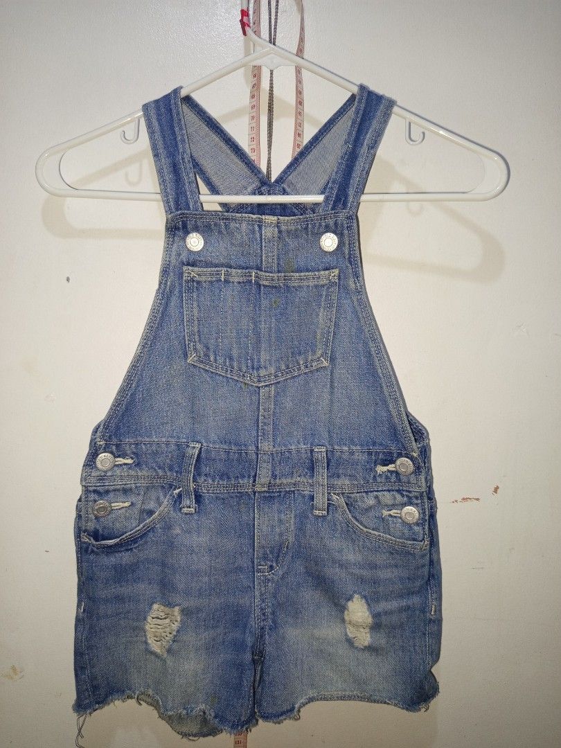 OLD NAVY Girls Denim Overall (Category: Babies & Kids Fashion) located in Manila. Submitted by thriftspotting (Listing ID 1469718565, Image 2). Description: Brand New without Tag..