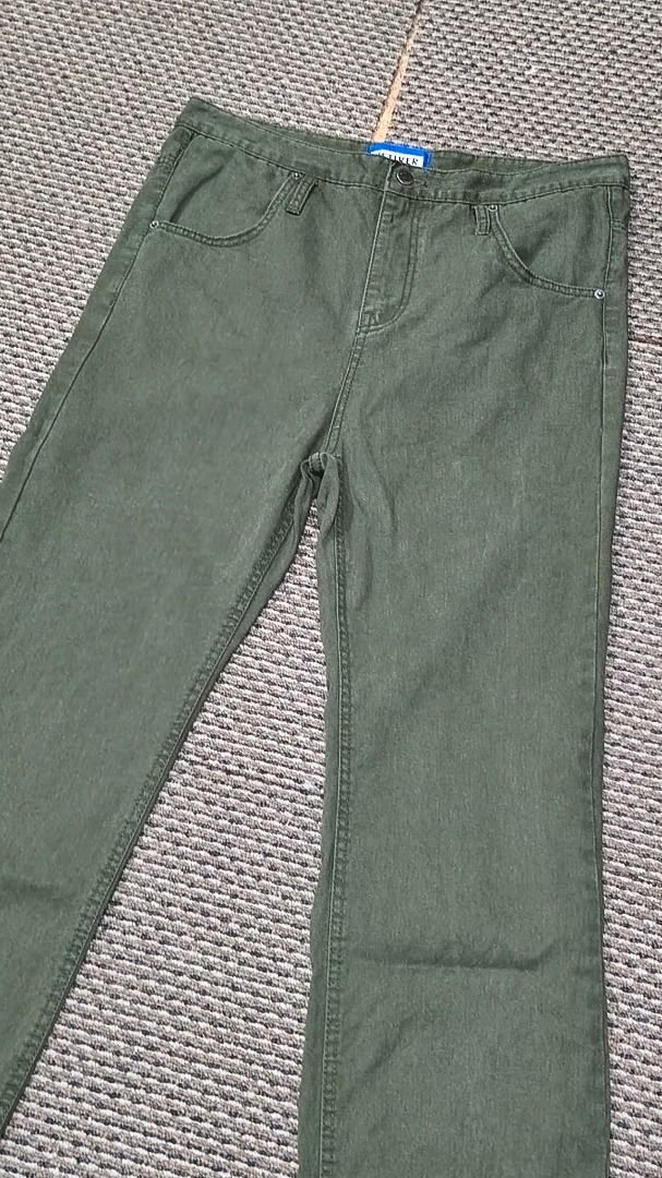 Olive green Jeans (Category: Jeans) located in Davao. Submitted by thethriftproject082 (Listing ID 1469748363, Image 2). Description: Random Olive Straight Cut Jeans 📍𝐌𝐈𝐍𝐄: 400 📍𝐒𝐈𝐙𝐄 𝐎𝐍 𝐓𝐀𝐆: 34-36 📍𝐃𝐈𝐌𝐄𝐒: W 34-36, 40L, 9 inches Hem.
