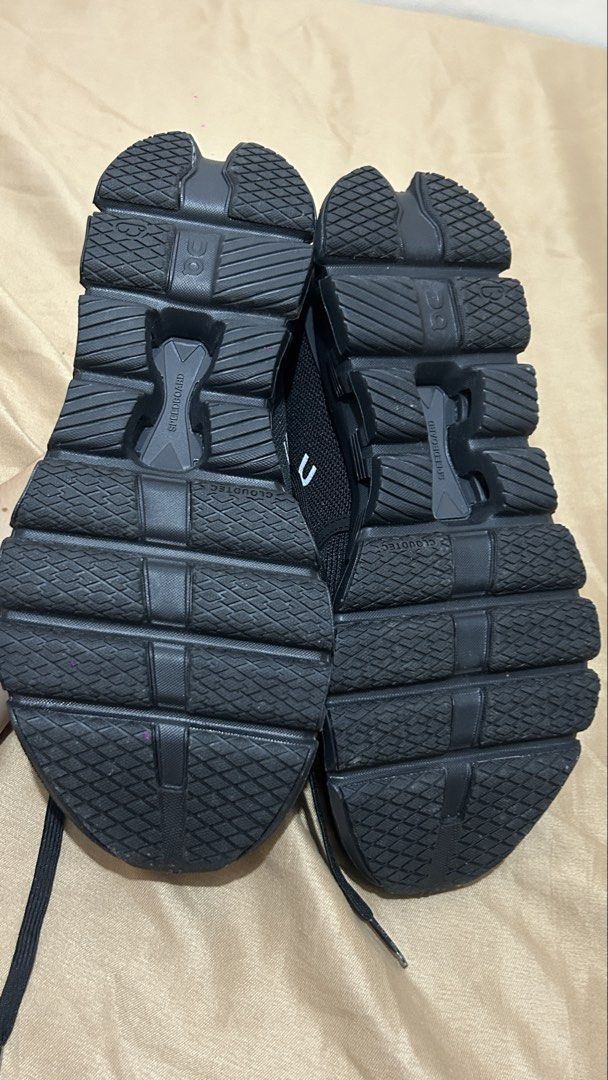On Cloud X 4 Black Running Shoes Swiss Engineering (Category: Sneakers) located in Taguig. Submitted by lorie_19 (Listing ID 1469671082, Image 3). Description: - Model: On Cloud X 4 running shoes - Color: Black - For Men - Design: Swiss-engineered with Helion superfoam midsole and speedboard plate - Upper: Textured mesh with iconic branding - Condition: Flawless, completely clean outsoles with zero tread wear, scuffs, tears, or dirt - NO BOX - Bo