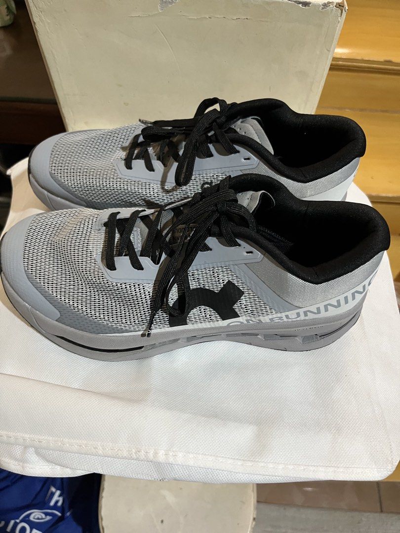 On Cloudrunner (Category: Sneakers) located in Las Pinas. Submitted by deepsouthe (Listing ID 1469579701, Image 1). Description: On Cloudrunner W8, 6uk, 39eux, 25cm Bnw no box Php4,840 plus sf Las Pinas area.