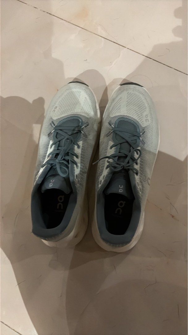 On Cloudtilt Used 9.5 mens (Category: Sneakers) located in Manila. Submitted by totik3 (Listing ID 1469699469, Image 1). Description: Slight Used negotiable and taguig.