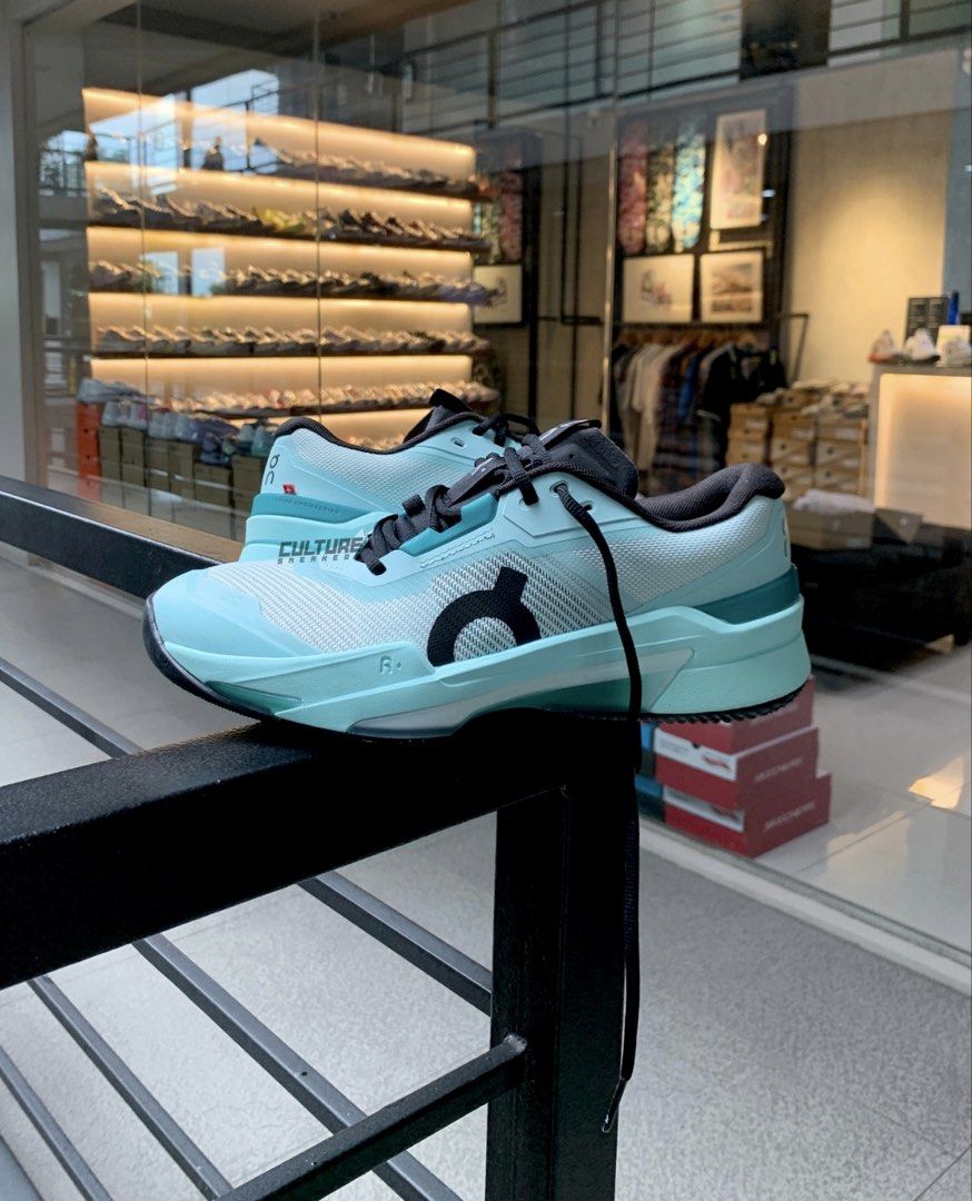 On The Roger Pro Fire Flurry Celeste (Category: Sneakers) located in Cebu City. Submitted by shanoxdre (Listing ID 1469646012, Image 1). Description: An extreme durability and stability for aggressive, high-intensity hard court plays🎾🥒 Now available in-store🫶🏼 LOWEST IN THE MARKET🚨 On The Roger Pro Fire “ Flurry Celeste “( RARE COLORWAY👀 ) Size 7.5 , 8 , 9.5 , 10 mens Brandnew 💳 We accept cash / card / installment / Gcash / Bank transfer #