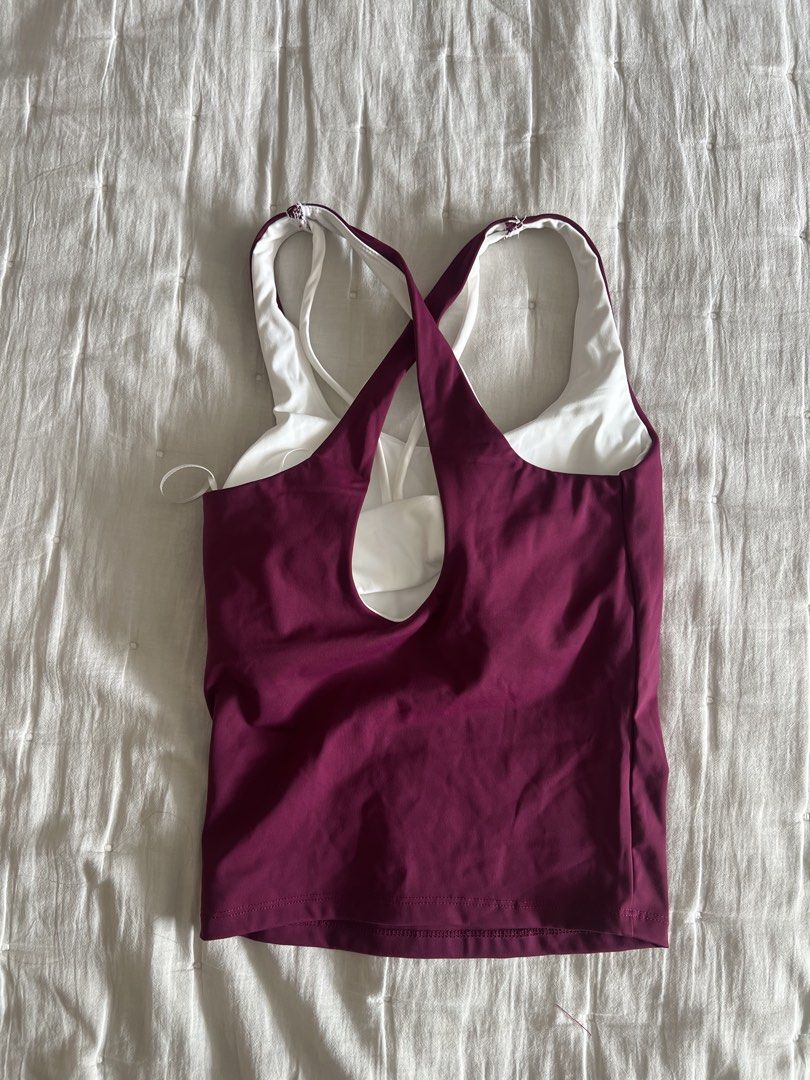 [ONHAND] Glassons - Active double layered top berry (Category: Sleeveless) located in Cebu City. Submitted by angel.energyph2 (Listing ID 1469625316, Image 3). Description: 🏷️ ₱700 Size XS Bust: 81–86CM (32–34”) Waist: 61–66CM (24–26”) - Brand new without tag - Double-layered design - Built-in bra - Removable padding - Thin shoulder straps - Buttery-soft, stretch active fabrication.