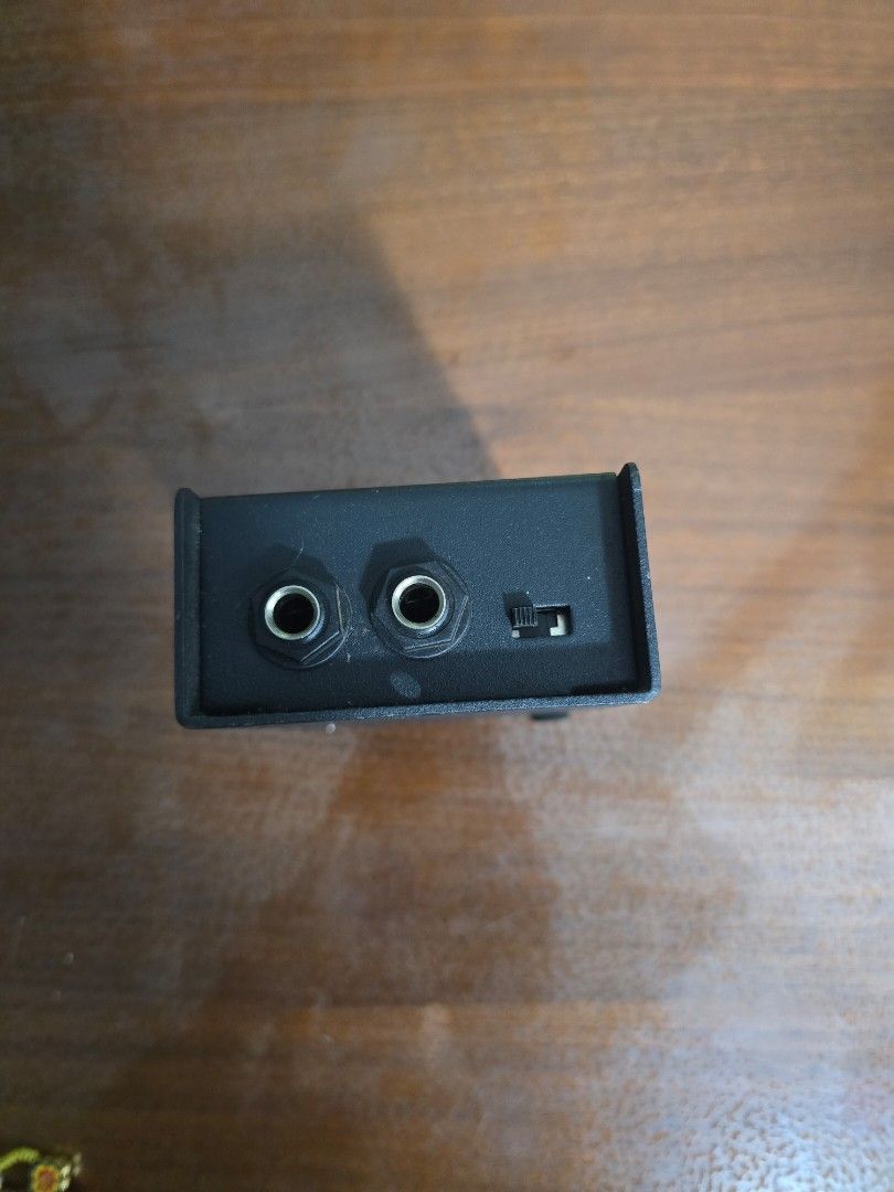 On-Stage DB500 Passive Direct Box // C09 (Category: Soundbars, Speakers & Amplifiers) located in San Juan City. Submitted by YardSaleSanJuan (Listing ID 1469707129, Image 2). Description: - Item: On-Stage DB500 Passive Direct Box - Function: Converts unbalanced instrument signals into balanced mic-level outputs - Features: 50k ohm input and thru jacks, XLR output, ground lift switch, and pad switch - Build: Heavy-duty metal chassis (shows normal 