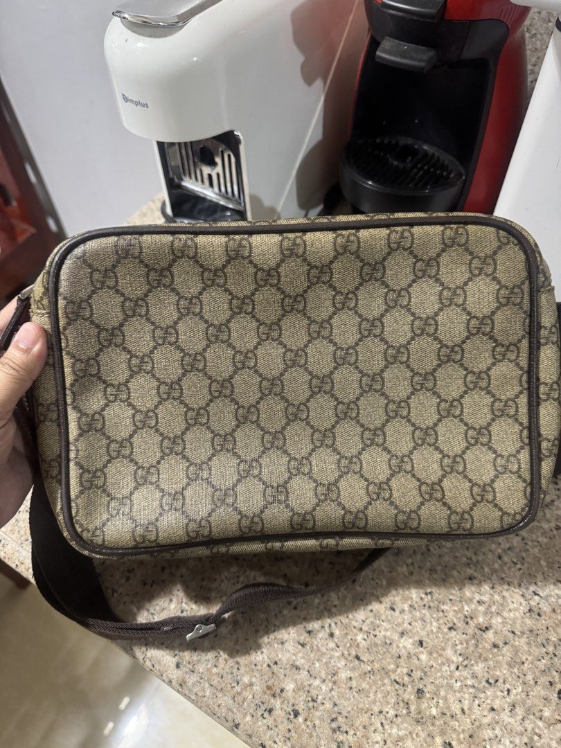 Original Gucci Messenger Bag (Category: Sling Bags) located in Quezon City. Submitted by rg1996 (Listing ID 1469678238, Image 3). Description: With COA Guaranteed original 5999 only.