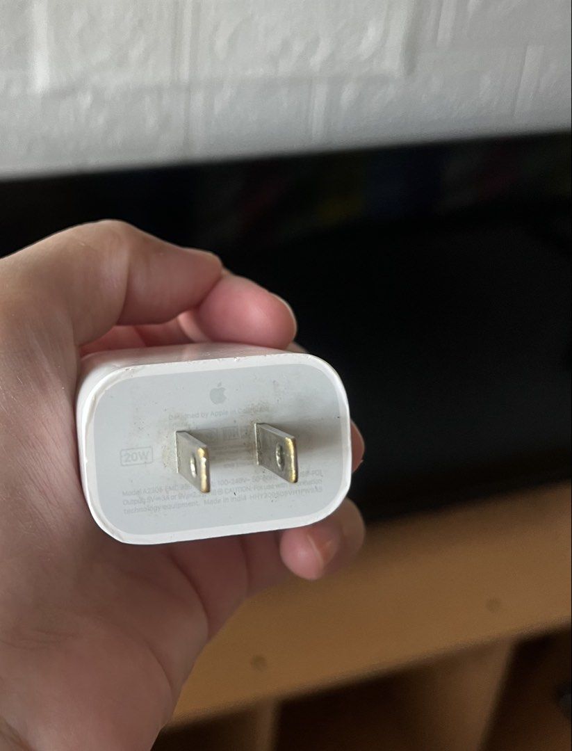 ORIGINAL IPHONE CHARGER (Category: Chargers & Cables) located in Manila. Submitted by closetph78 (Listing ID 1469616335, Image 2). Description: Powermac purchased Gcash pay Jnt/lalamove Tanauan batangas.