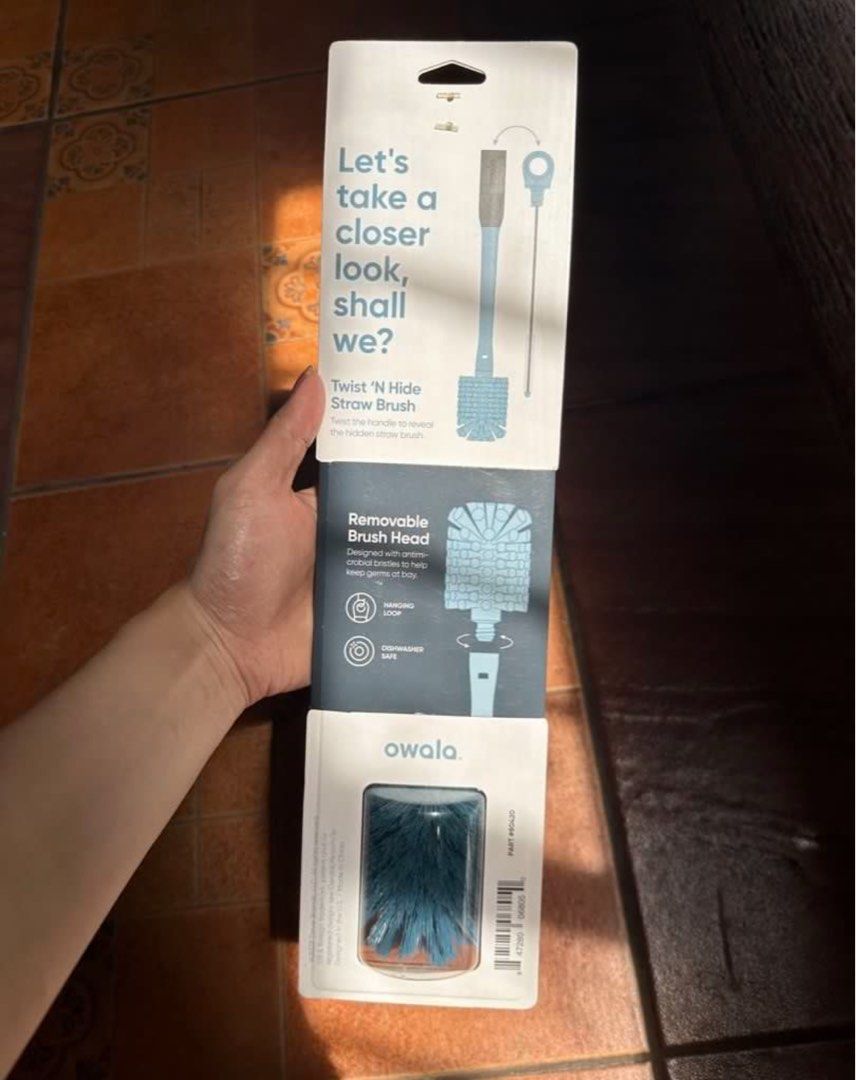 Original Owala bottle cleaner (Category: Water Bottles & Tumblers) located in Manila. Submitted by brownbutterlatte (Listing ID 1469593458, Image 3). Description: 100% Original. If in doubt don’t inquire. Bought in Singapore. Complete packaging. Price slightly negotiable..