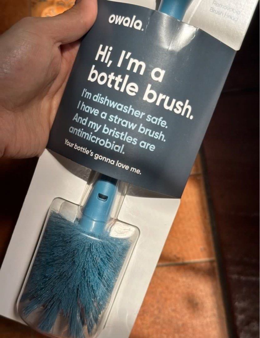 Original Owala bottle cleaner (Category: Water Bottles & Tumblers) located in Manila. Submitted by brownbutterlatte (Listing ID 1469593458, Image 2). Description: 100% Original. If in doubt don’t inquire. Bought in Singapore. Complete packaging. Price slightly negotiable..
