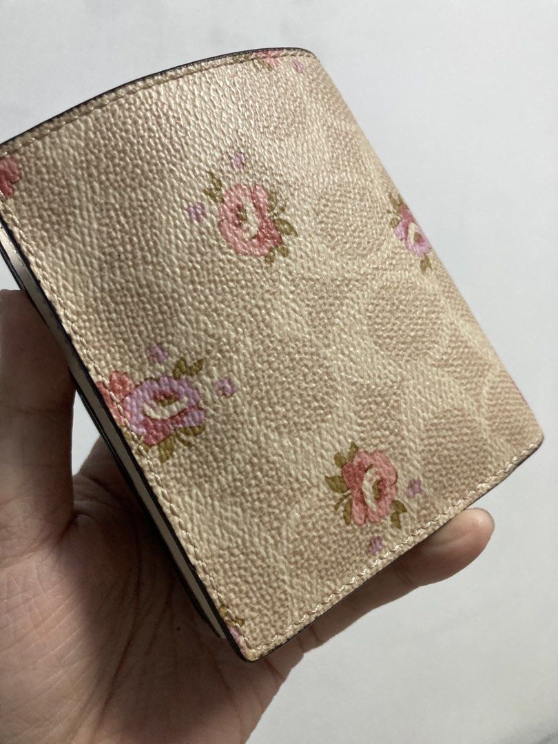 Original Rare Coach Double Flap Wallet (Category: Luxury Bags & Wallets) located in Quezon City. Submitted by theclutter__ (Listing ID 1469681325, Image 3). Description: No box Tags included Original or moneyback x2 if proven fake Slightly negotiable.