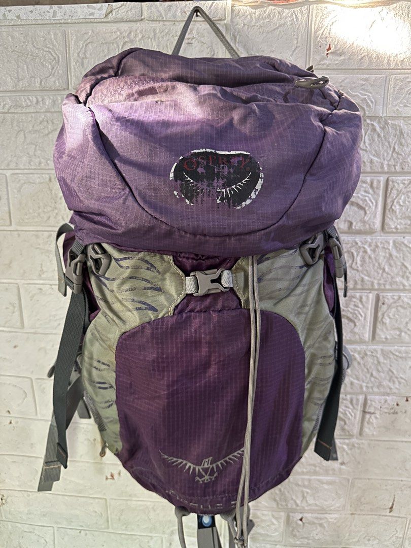 Osprey Sirrus 26 Hiking Backpack (Category: Backpacks) located in Cagayan de Oro. Submitted by caspian_thrift (Listing ID 1469646759, Image 1). Description: Good Condition, pass sa maseselan..
