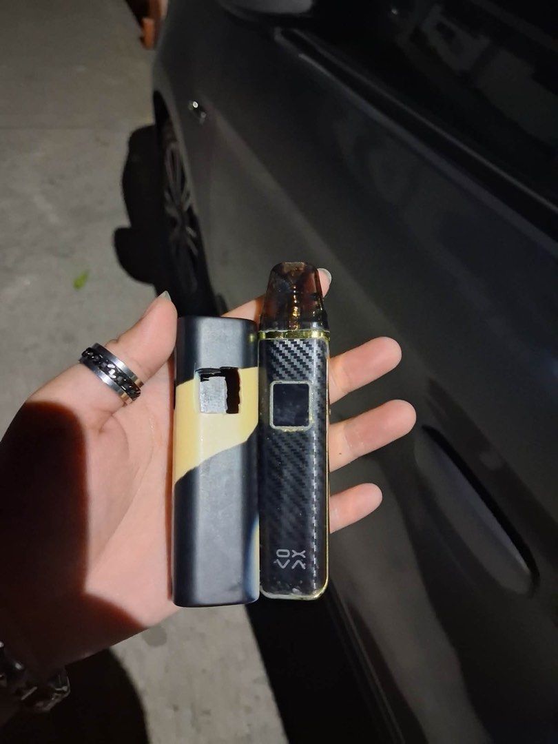 Oxva Xlim Pod Device With E-Liquid and Extra Pod (Category: Everything Else Others) located in Cavite. Submitted by ninasoriano (Listing ID 1469618016, Image 1). Description: - 2 to 3 months old - Oxva Xlim pod kit (Carbon Fiber finish) - Protective silicone case included - Brand new Black Pod Formula Melon Ice Cream 3% juice (30ml) - 1x Spare sealed replacement pod - Clean, well-maintained, and ready to go .