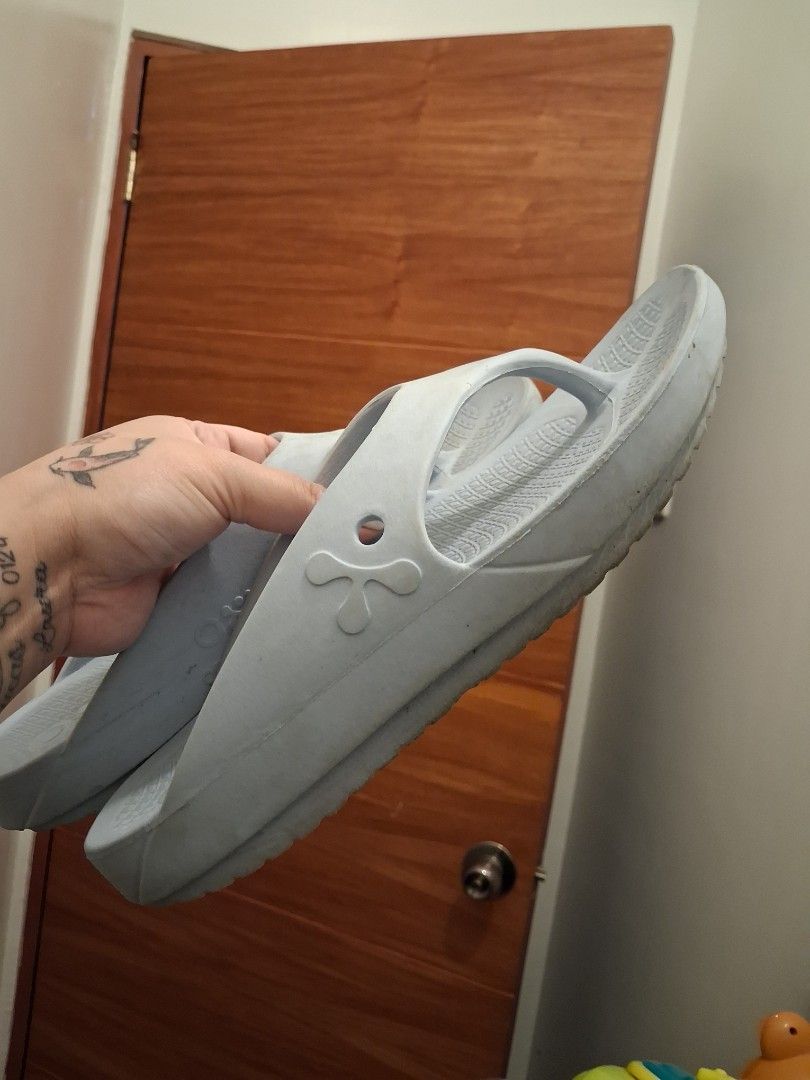 OXY SIZE 10 SANDALS (Category: Sandals) located in Binan City. Submitted by chloedvoutletshoppe (Listing ID 1469596104, Image 2). Description: ✔️ All items are 100% authentic ✔️ Money-back guarantee for authenticity 💳 Mode of Payment (MOP): • GCash • Bank Transfer 📦 Shipping Fee (SF): • Via LBC / Lalamove • Shouldered by buyer 🚫 All sales are final • No return, no exchange • Exceptions apply only for items with proven damage 🔍 Rest assured: A