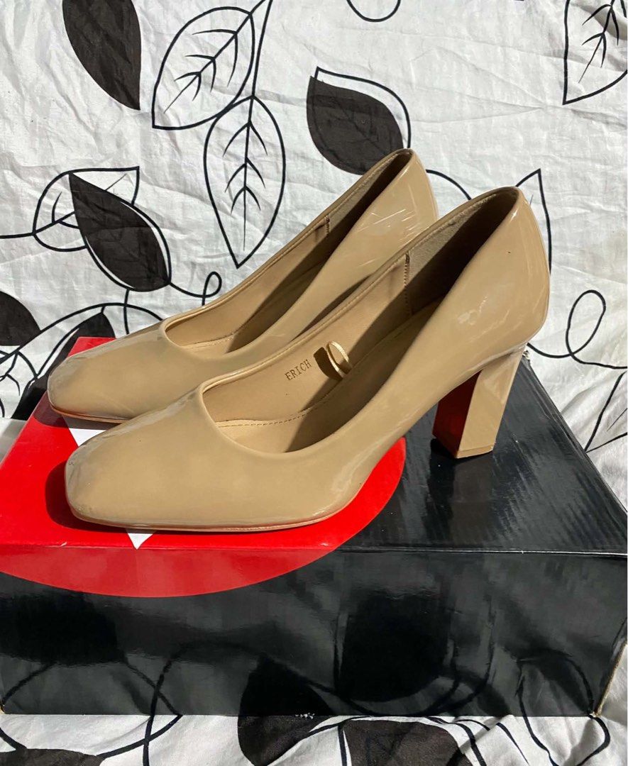 PARISIAN SANDALs (Category: Heels) located in Abucay. Submitted by aahnn20 (Listing ID 1469580110, Image 3). Description: Use once , sinout lang nung graduation. NO BOX buy it 2k 800php nalang..