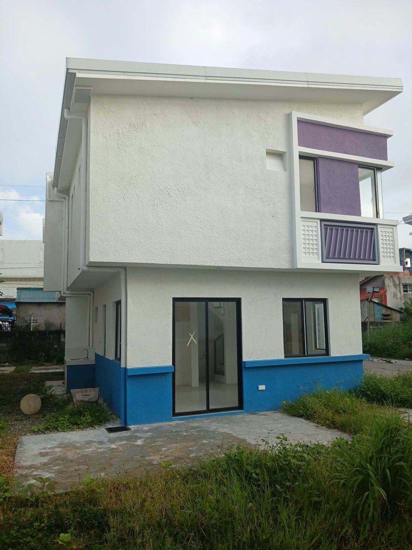 Pasalo (Category: House & Lot) located in Quezon City. Submitted by jerome_1212 (Listing ID 1469598458, Image 3). Description: 3-BEDROOM FULLY FINISHED HOUSE – PASALO! 📍Location: Estanzia Enclave East, Sahud Ulan, Tanza, Cavite ✨Property Details: 🏠Duplex Unit – Fully Finished 📐Lot Area: 100 sqm 📐Floor Area: 55 sqm 🛏️3 Bedrooms | 🚿2 Toilet & Bath 🛋️Fully Furnished | 2 🚗Car Garage 🔐Exclusive Subdivision + 24/7 Security 🏊‍♂️Swimming Pool |