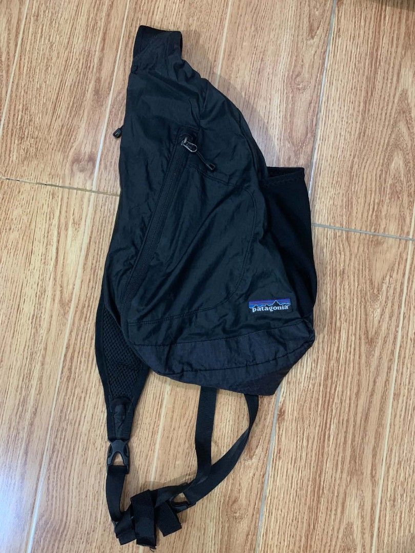 Patagonia (Category: Belt bags, Clutches and Pouches) located in Manila. Submitted by arvi10 (Listing ID 1469638678, Image 3). Description: excellent condition no flaws.