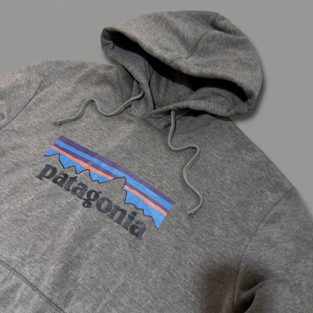 Patagonia Hoodie Jacket (Category: Hoodies) located in Davao. Submitted by ckkb1821 (Listing ID 1469615239, Image 2). Description: Patagonia Hoodie Jacket Medium on tag (24.5 x 26.5"L) fits L-XL Excellent condition, need wash only ₱1,299 only + SF.