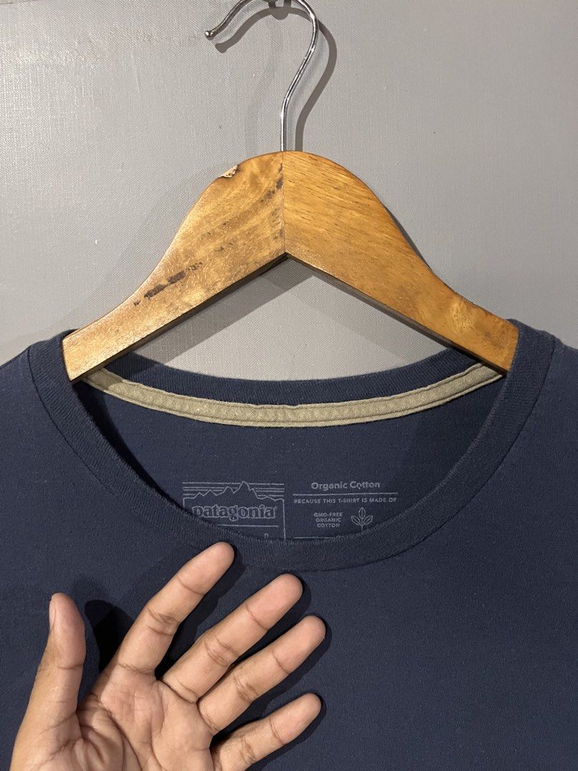 Patagonia pocket tee (Category: Tshirts & Polo Shirts ) located in San Mateo. Submitted by street_rev (Listing ID 1469690176, Image 2). Description: 29 x 23.5.