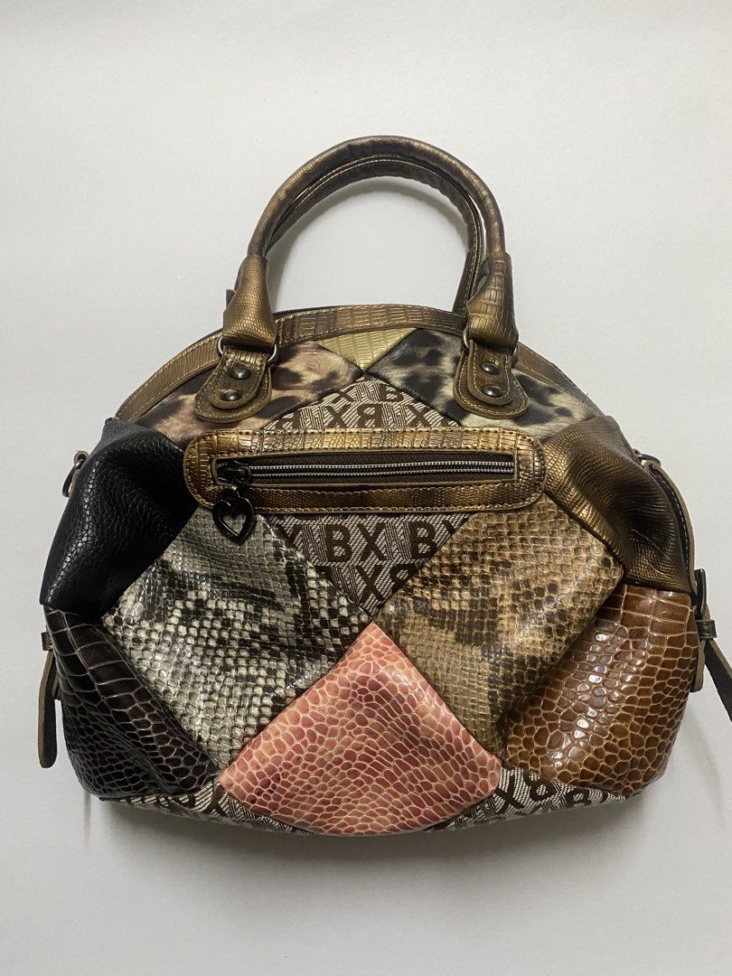 patchwork handbag (Category: Purses & Pouches) located in Iligan City. Submitted by idropvintagegems (Listing ID 1469696817, Image 1). Description: .