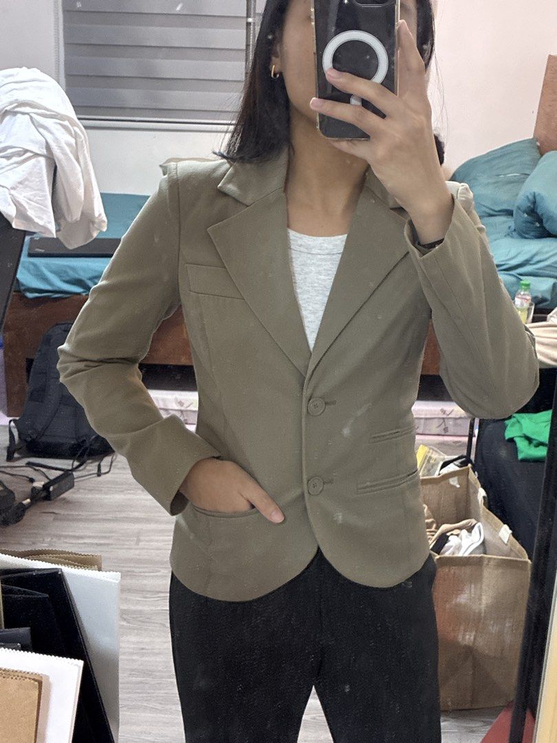 Patrizia Pepe double-breasted blazer coat XS (Category: Coats, Jackets and Outerwear) located in Manila. Submitted by jdjdnxei (Listing ID 1469588821, Image 3). Description: looks new pa, no issues XS.