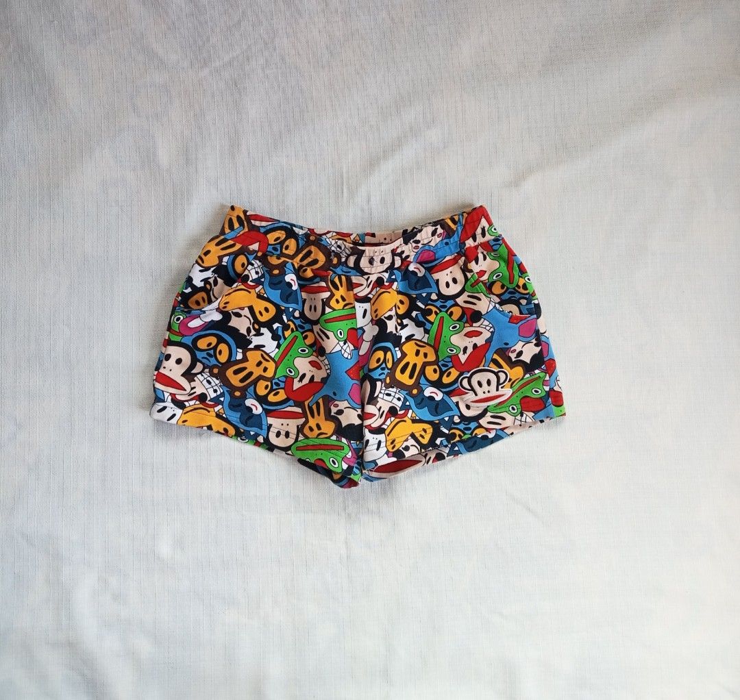 Paul Frank overall printed character sexy short (Category: Shorts) located in Bagabag. Submitted by thrift_stories96 (Listing ID 1469738257, Image 2). Description: Paul Frank overall printed character sexy short Small to medium frame Waistline - 26 to 28 Length -10.5 Leg opening - 11 Condition - excellent No flaw.