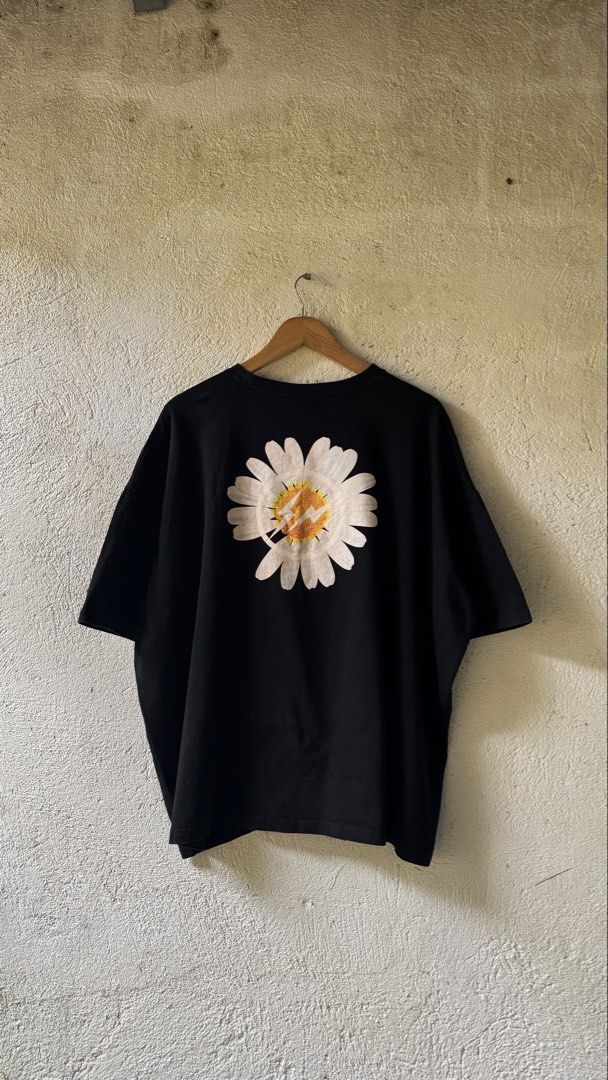 Peaceminusone shirt (OFF) (Category: Tshirts & Polo Shirts ) located in Lipa City. Submitted by scrap.threads (Listing ID 1469667512, Image 2). Description: Item: Peaceminusone shirt (OFF) Price: 250 Dimes: Width - 29 Length - 26.5 Issue: Lipa City Ship via J&T (Shouldered by buyer) Payment via Gcash ***Notice*** Color may vary due to lighting. Payment first. Item/s are thrifted or used condition unless stated otherwise. Please manage your expect