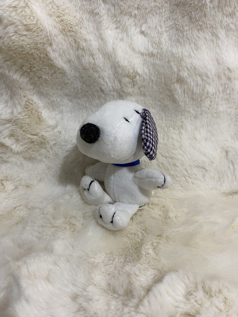 Peanuts’ Checkered Snoopy plush charm (Category: Plushies & Soft Toys) located in Kalibo. Submitted by ollie_stuffshop (Listing ID 1469579624, Image 1). Description: Before you send your inquiries: ❗️Last Price is already posted ❗️Manage your expectations, WYSIWYG ❗️May need washing ❗️Dropoff is every Wednesday & Sunday.