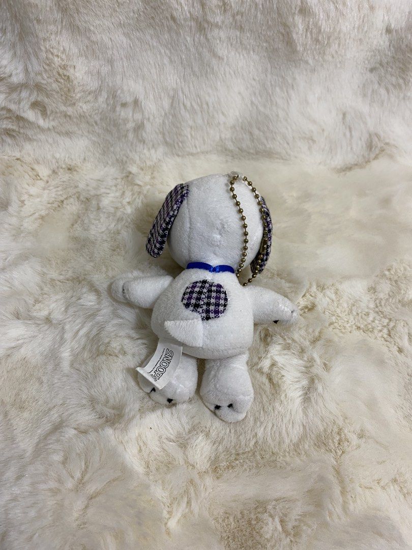 Peanuts’ Checkered Snoopy plush charm (Category: Plushies & Soft Toys) located in Kalibo. Submitted by ollie_stuffshop (Listing ID 1469579624, Image 2). Description: Before you send your inquiries: ❗️Last Price is already posted ❗️Manage your expectations, WYSIWYG ❗️May need washing ❗️Dropoff is every Wednesday & Sunday.