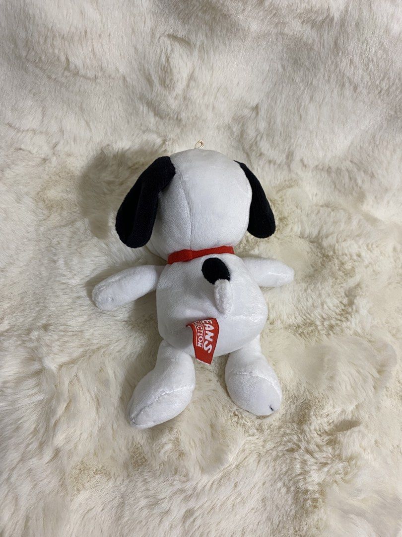 Peanuts’ Snoopy plush charm (T-Arts) (Category: Plushies & Soft Toys) located in Kalibo. Submitted by ollie_stuffshop (Listing ID 1469580655, Image 2). Description: Before you send your inquiries: ❗️Last Price is already posted ❗️Manage your expectations, WYSIWYG ❗️May need washing ❗️Dropoff is every Wednesday & Sunday.