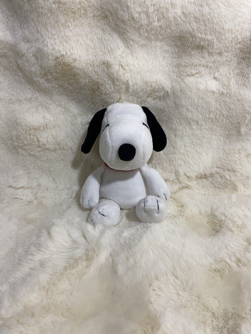 Peanuts’ Snoopy plush charm (T-Arts) (Category: Plushies & Soft Toys) located in Kalibo. Submitted by ollie_stuffshop (Listing ID 1469580655, Image 1). Description: Before you send your inquiries: ❗️Last Price is already posted ❗️Manage your expectations, WYSIWYG ❗️May need washing ❗️Dropoff is every Wednesday & Sunday.