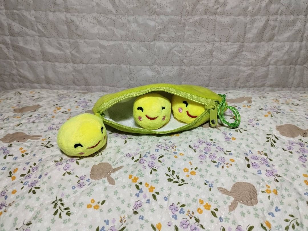 Peas in a Pod Plush Toy (3 pcs + Pod) (Category: Plushies & Soft Toys) located in Cagayan de Oro. Submitted by pochimart (Listing ID 1469716921, Image 2). Description: 3 Peas in a Pod! 🫛✨ (Check Images Please) ⭐₱60 ✉️Message me if you're interested or have questions, I'm happy to help! 📍Location: CDO / Cagayan De Oro (we can meet up if we're close) 🚚J&T - Message me (buyer covers the shipping fee) 💳GCash.