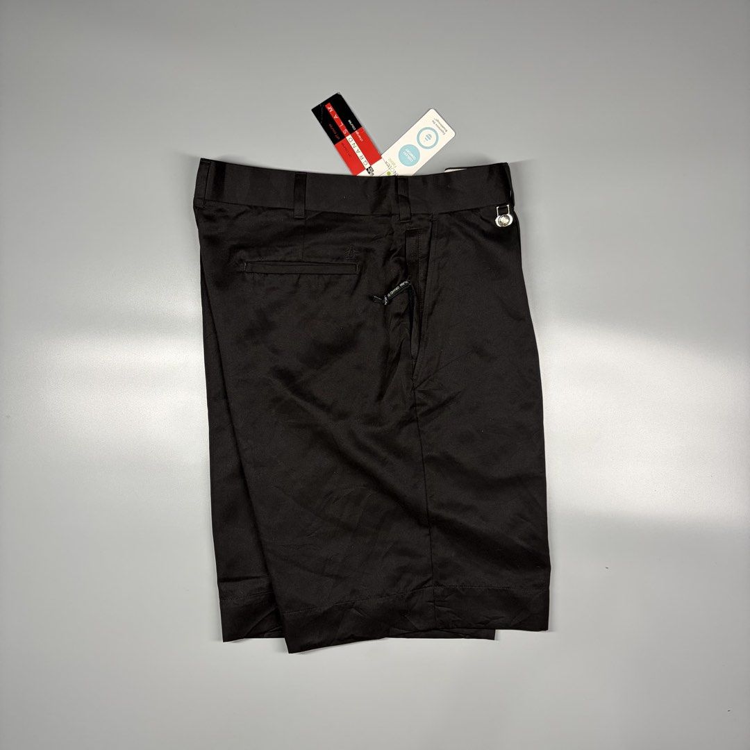 Penguin Golf Short Nanotex Fabric (Category: Activewear) located in Cavite. Submitted by onebeancent (Listing ID 1469720766, Image 2). Description: Size: 36 to 38 Waistline Dimension: 22" Length Color: Black Color Rate: 10/10 Issue: None Condition: Brand new with tag‼️ Price: 850php Additional Shipping Fee (J&T Medium Pouch) 120php Luzon 145php visayas 185php mindanao.