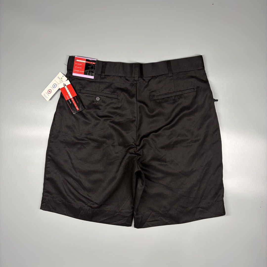 Penguin Golf Short Nanotex Fabric (Category: Activewear) located in Cavite. Submitted by onebeancent (Listing ID 1469720766, Image 3). Description: Size: 36 to 38 Waistline Dimension: 22" Length Color: Black Color Rate: 10/10 Issue: None Condition: Brand new with tag‼️ Price: 850php Additional Shipping Fee (J&T Medium Pouch) 120php Luzon 145php visayas 185php mindanao.