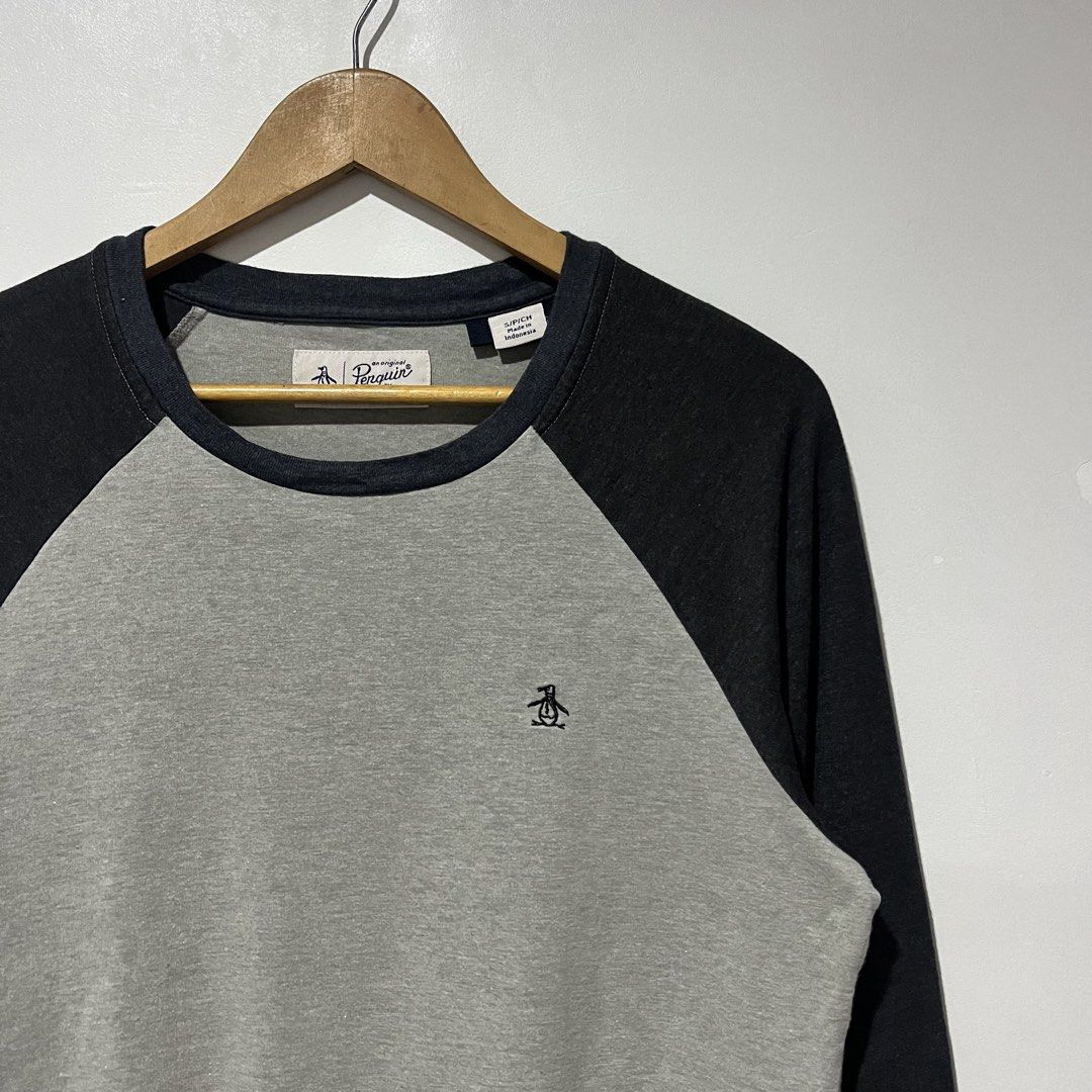 PENGUIN LONGSLEEVE‼️ (Category: Tshirts & Polo Shirts ) located in Cebu City. Submitted by clarkcamu68040 (Listing ID 1469717908, Image 2). Description: PENGUIN LONGSLEEVE‼️ AS NEW SIZE SMALL W 19.5 / L 26 COLORATE 10 / 10 ISSUE : ❌❌❌ PHP 580 + 90 SF 🛒🛒 📍CEBU ,CITY OF NAGA 🚚 J&T EXPRESS.