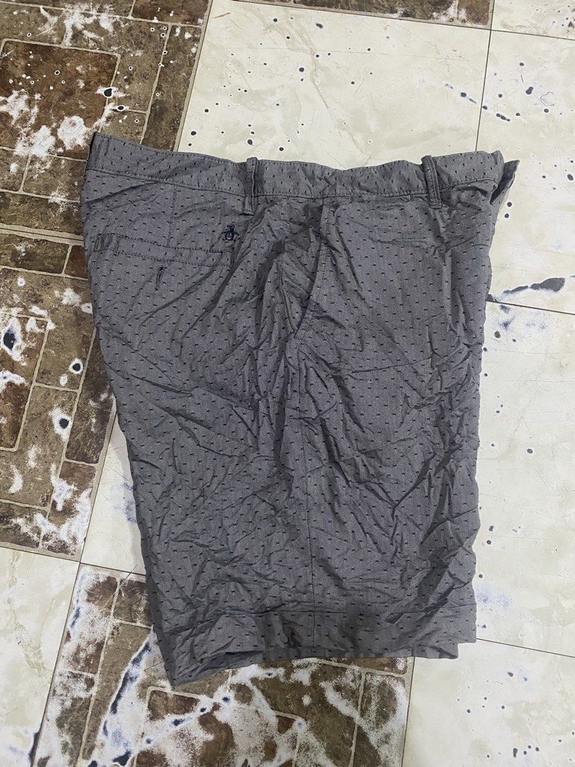 Penguin short (Category: Shorts) located in Tagoloan. Submitted by puretiger-389e (Listing ID 1469684362, Image 1). Description: Penguin short Excellent condition Size 34 waistline 18.5 Length No issue.