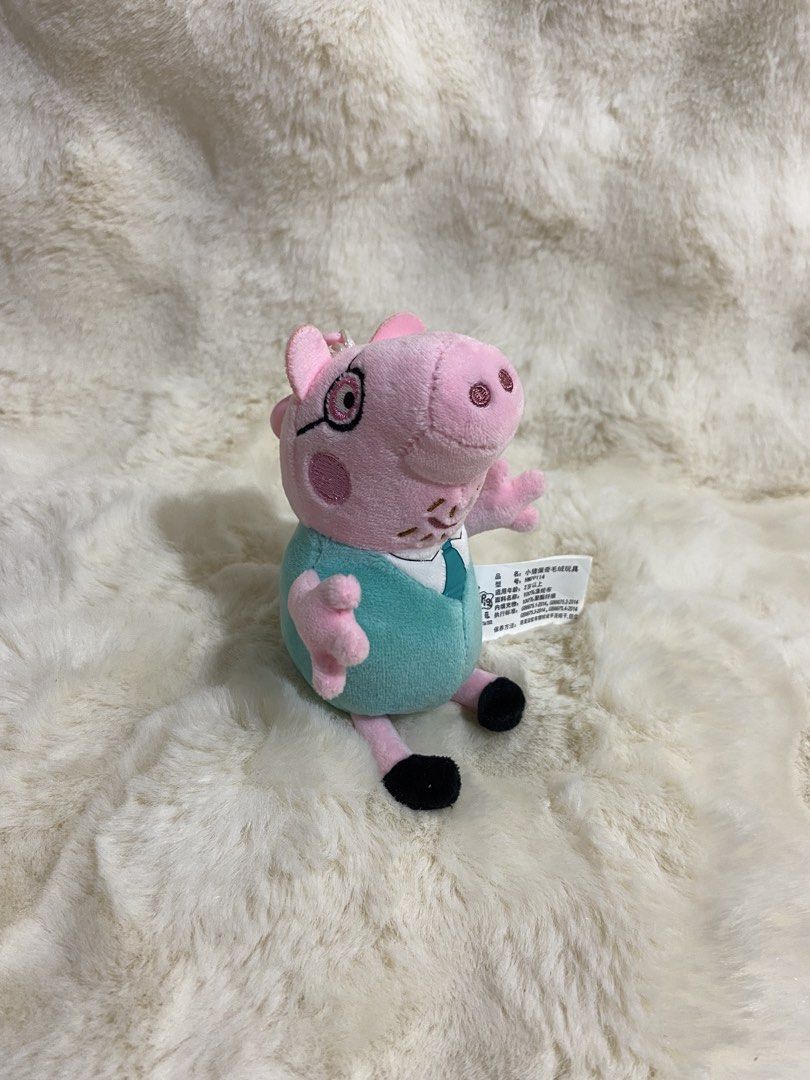 Peppa Pig “Daddy Pig” plush charm (Category: Plushies & Soft Toys) located in Kalibo. Submitted by ollie_stuffshop (Listing ID 1469582892, Image 1). Description: Before you send your inquiries: ❗️Last Price is already posted ❗️Manage your expectations, WYSIWYG ❗️May need washing ❗️Dropoff is every Wednesday & Sunday.