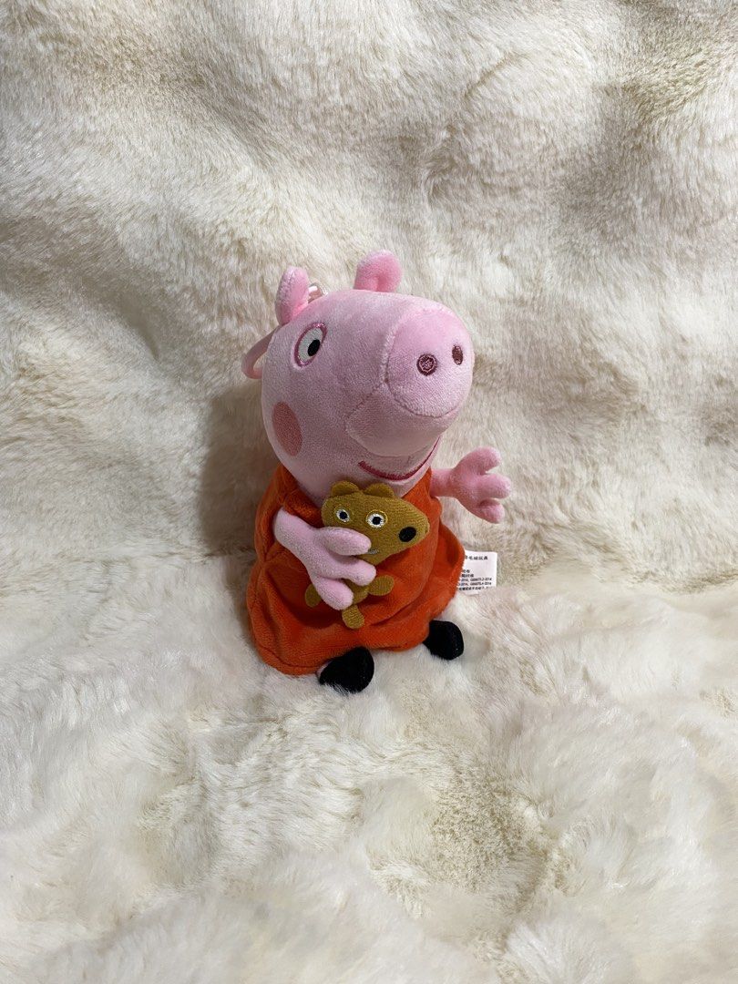 Peppa Pig plush charm (Category: Plushies & Soft Toys) located in Kalibo. Submitted by ollie_stuffshop (Listing ID 1469582571, Image 1). Description: Before you send your inquiries: ❗️Last Price is already posted ❗️Manage your expectations, WYSIWYG ❗️May need washing ❗️Dropoff is every Wednesday & Sunday.