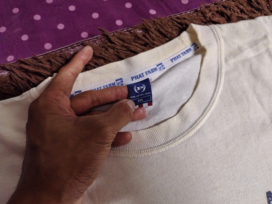 Phat Farm Logo Shirt (Category: Tshirts & Polo Shirts ) located in San Juan City. Submitted by reddvelasquez4298 (Listing ID 1469588834, Image 2). Description: Phat Farm Logo Shirt Size XL 26 Width 30.5 Length Good Condition Issues himulmol, yellow stains, dirt stains. Check photos. 😊 500 pesos PM.