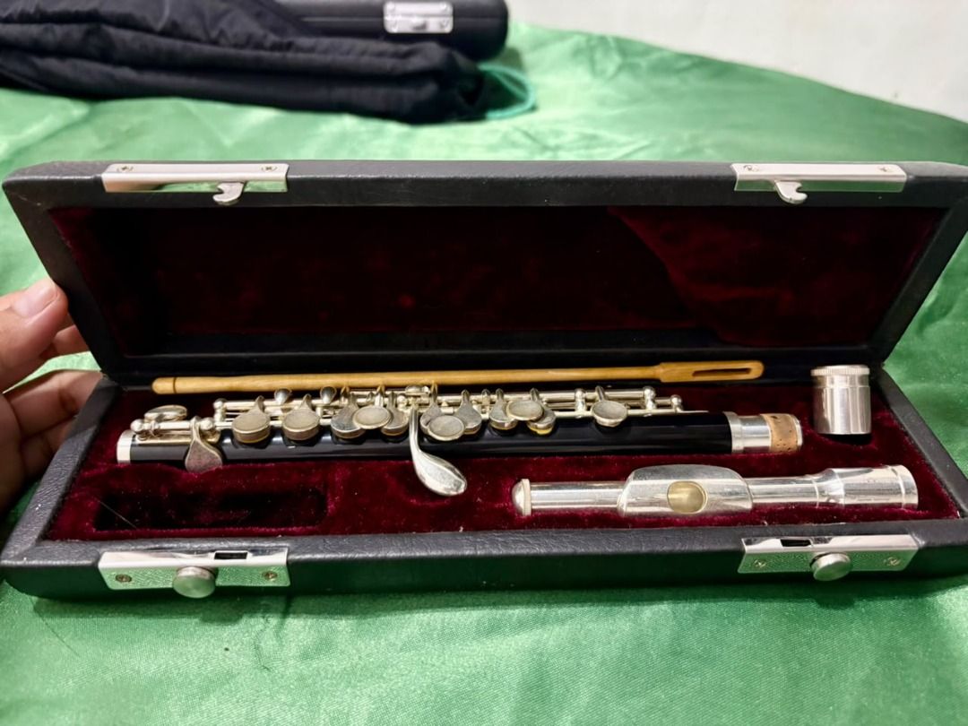 Piccolo Flute in Case with Cleaning Rod (Category: Musical Instruments) located in Malaybalay. Submitted by carue1425_1018 (Listing ID 1469673739, Image 1). Description: 🎵 Piccolo for Sale – Great Condition! 🎵 Looking to add a bright, lovely sound to your music or need an instrument for band season? I’m selling my piccolo! Condition: Well-maintained and plays great. Great for: Students, marching band, concert band players, or musicians looking 