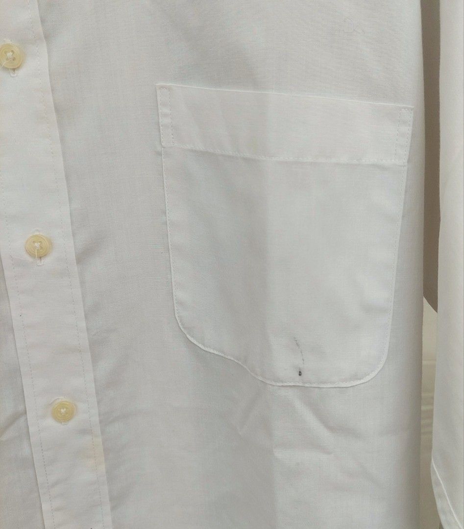 Pierre Cardin, Long Sleeve Size L (Category: Formal Shirts) located in Quezon City. Submitted by donjie (Listing ID 1469677438, Image 2). Description: Long Sleeve Polo Pierre Cardin Size L Ink Stain on Pocket.